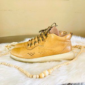 ECCO tan leather sneakers